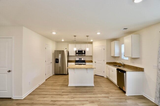 Building Photo - 1718 Canopy Dr