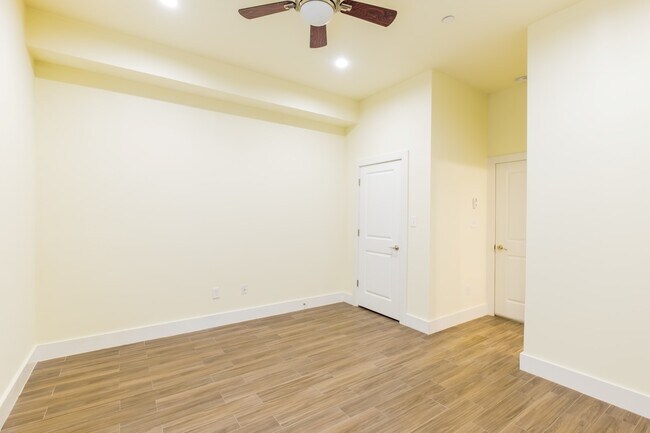 Building Photo - 1541 Ogden St