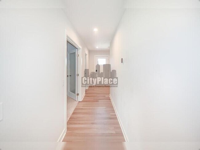 Building Photo - 7009 E Bean Blossom Dr