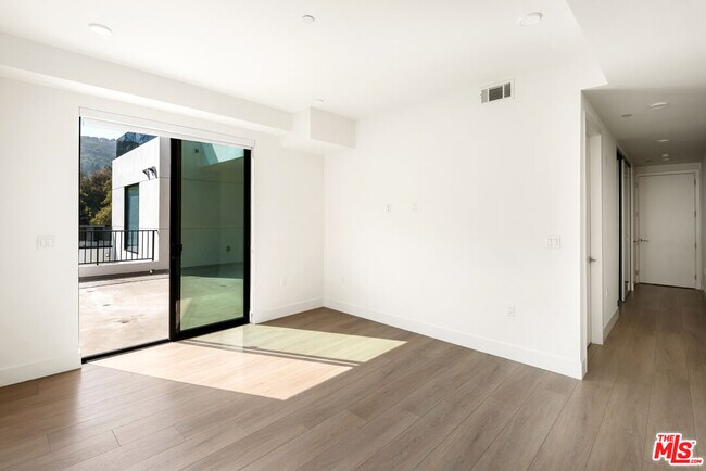 Building Photo - 3651 Regal Pl