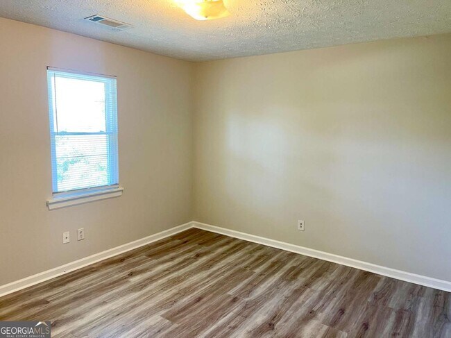 Building Photo - 123 Jackson Dr