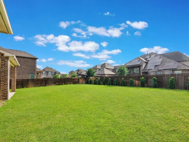 Building Photo - 25406 Hollowgate Park Ln