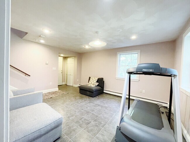 Building Photo - 24 Nugent Ln