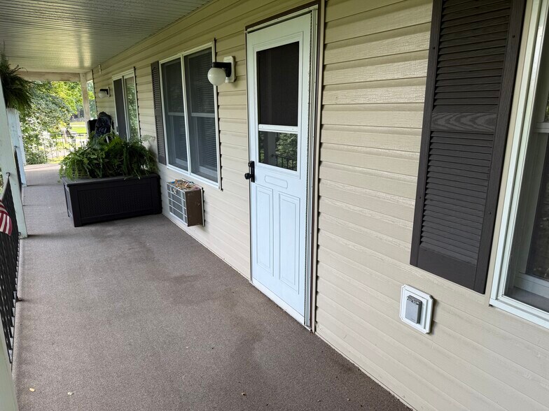 Back Door - 23 Ontario St