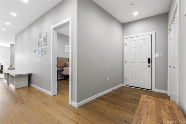 Building Photo - 73 Maple Ave