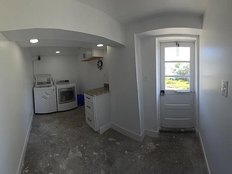 Building Photo - 1304 Wilson Ave