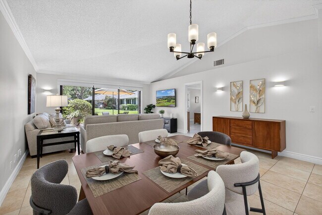 Building Photo - 119 Club Dr