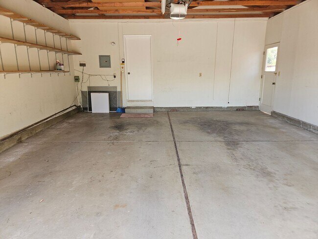 Building Photo - 10989 Ronald Way