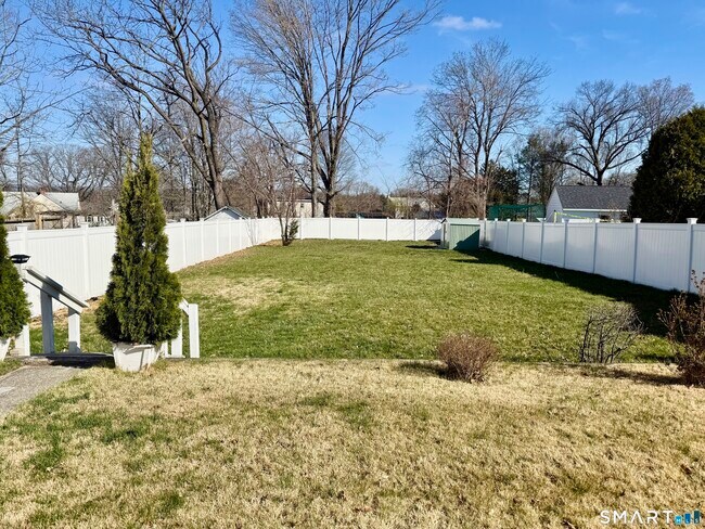 Building Photo - 177 Montowese Ave