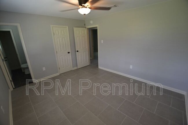 Building Photo - 1632 Mary Lou Dr