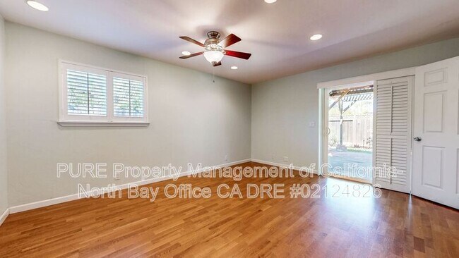 Building Photo - 652 Corlano Ave