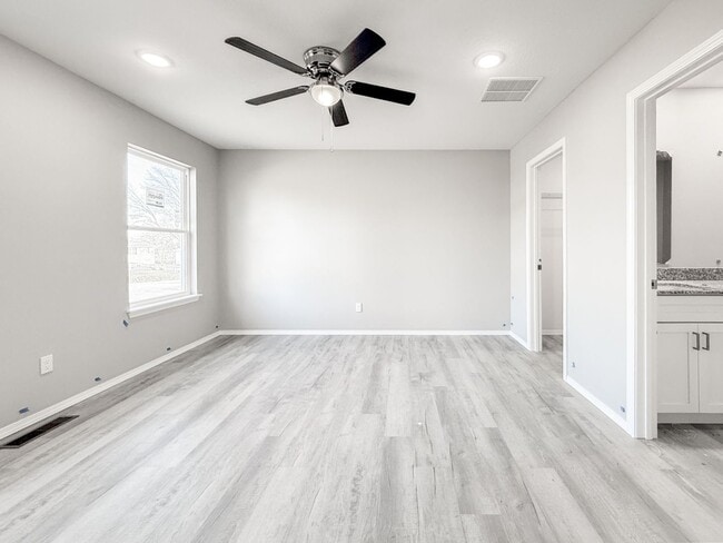 Building Photo - Brand New Home!!