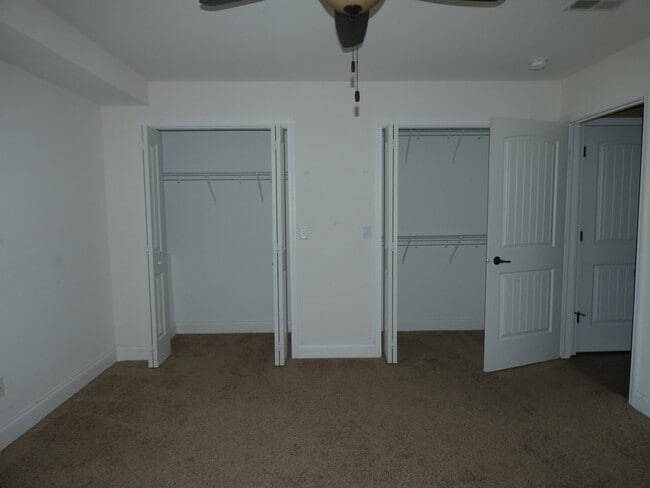 Building Photo - 627 N Edgemere Dr