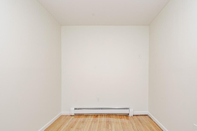 Building Photo - 1337 Park Pl