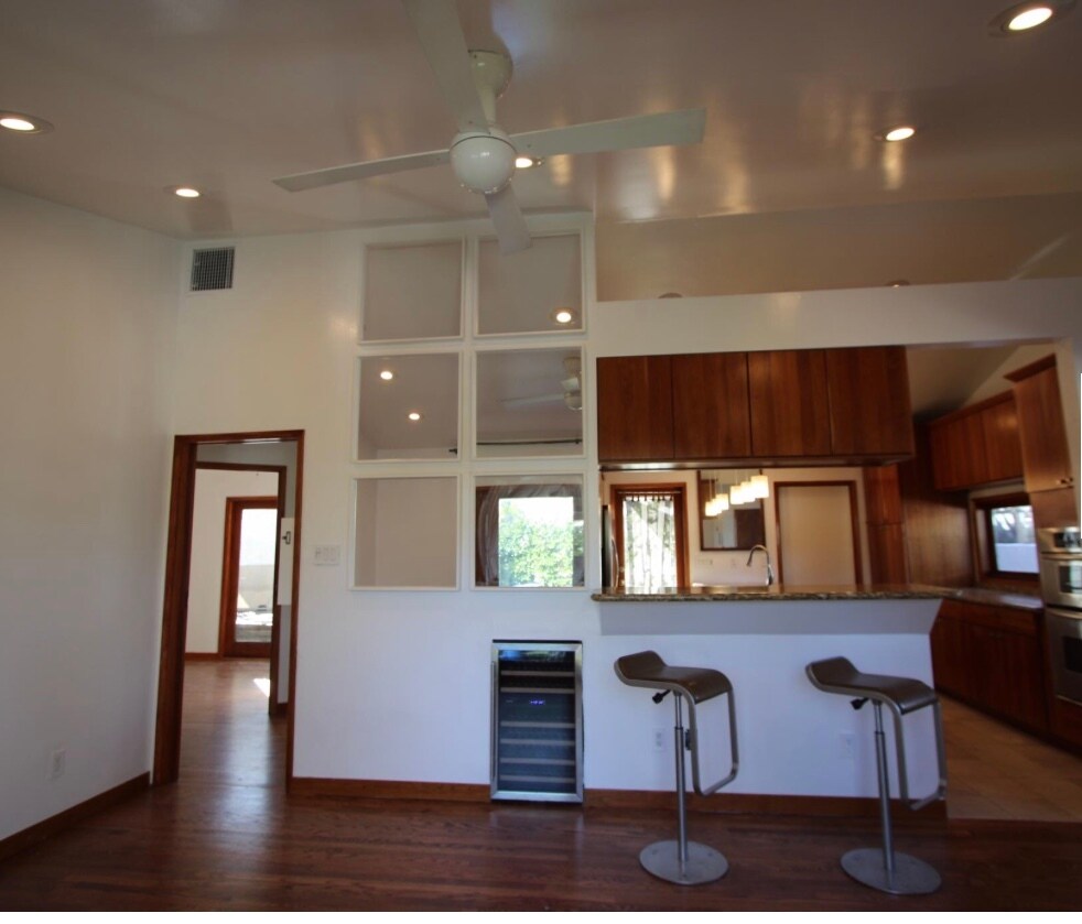 Building Photo - 3009 Stanford Ave