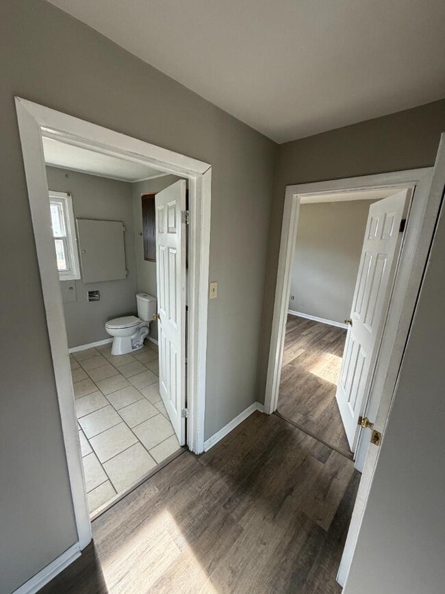 Building Photo - 510 3rd St