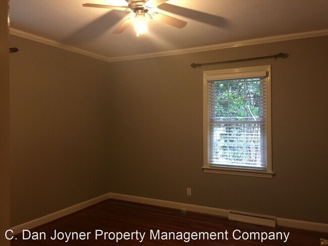 Building Photo - 3 br, 2 bath House - 228 W. Hillcrest Drive