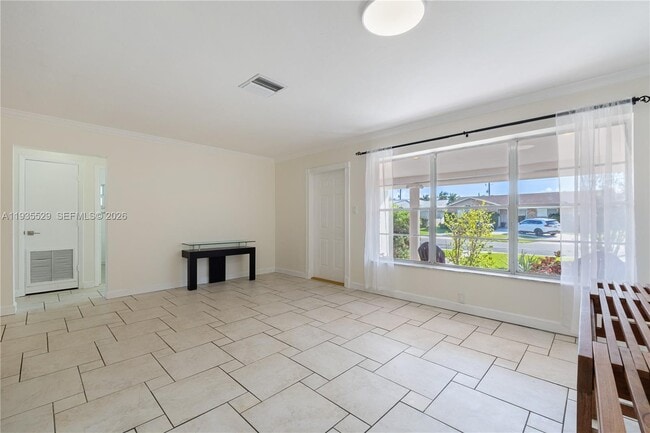 Building Photo - 232 SE 6th St