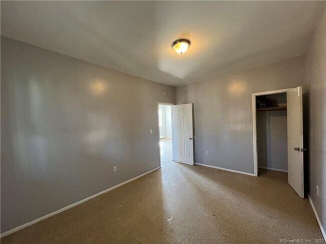 Building Photo - 708 Hallett St