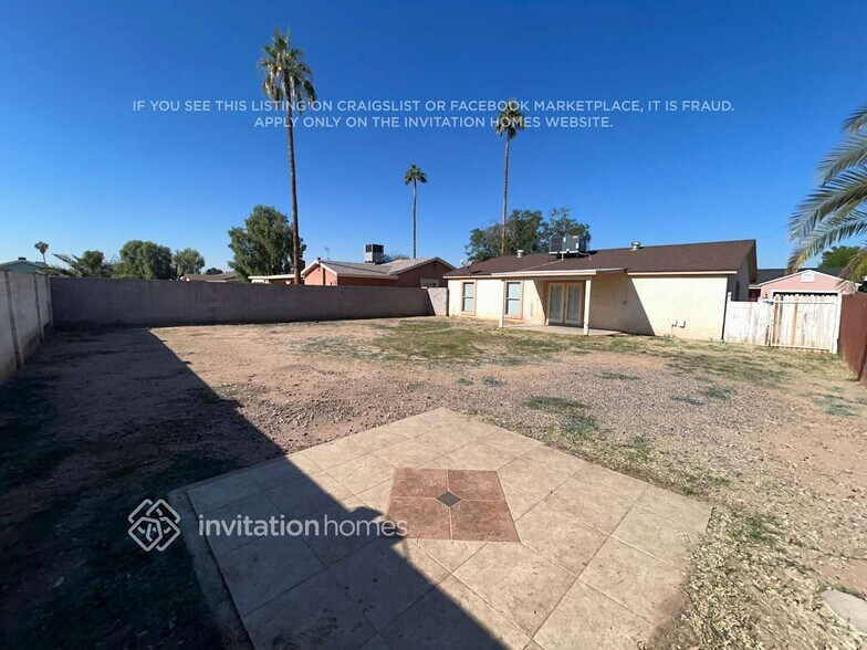 Building Photo - 8527 W Vale Dr