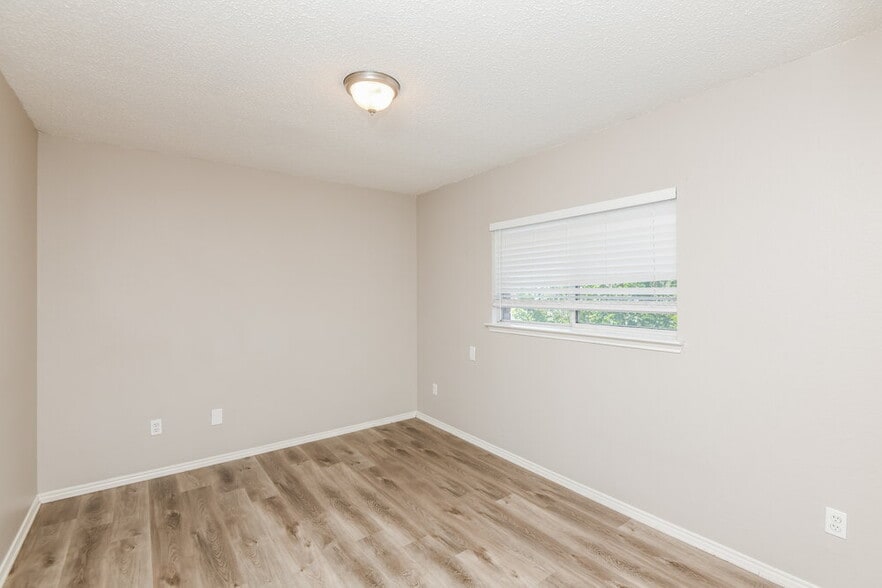 Building Photo - 1315 Rabbit Ridge