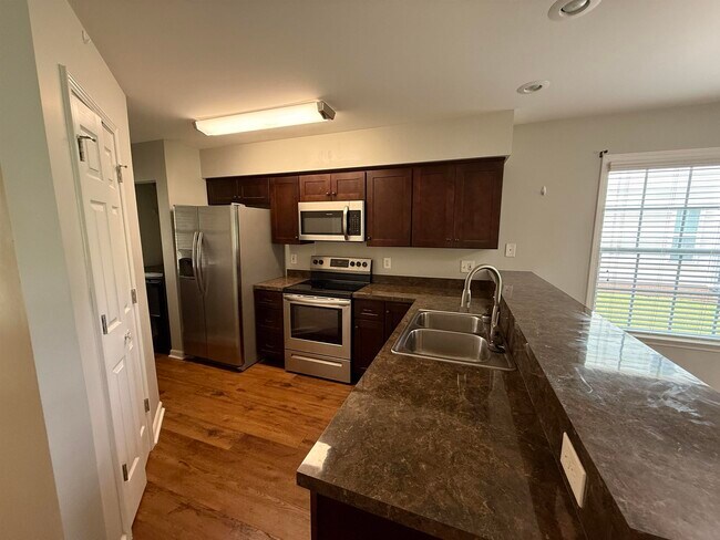 Building Photo - 653 Tupelo Ln