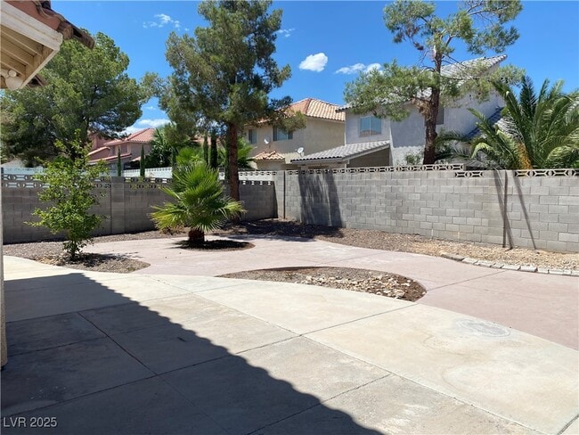 Building Photo - 8732 Point Kristi Cir