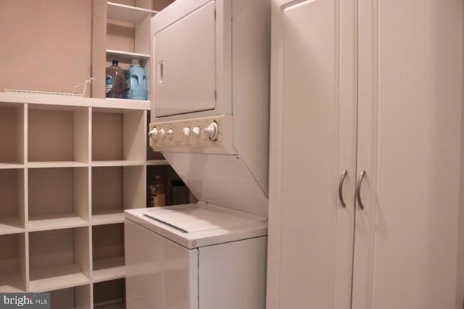 Building Photo - 103 Woodhollow Dr