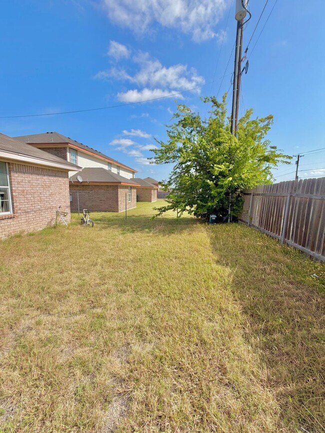 Building Photo - 4302 Alan Kent Dr