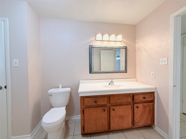 Building Photo - 208 Laurie Ln