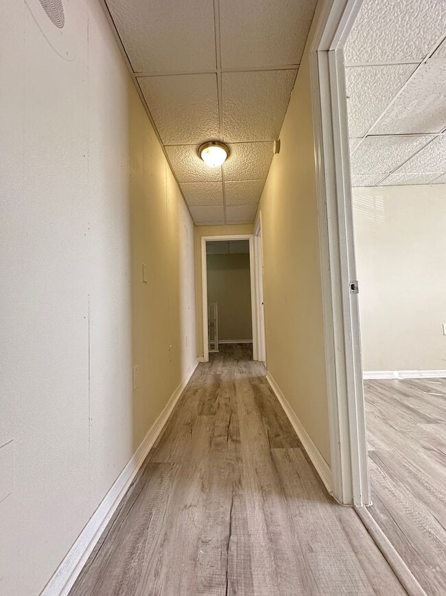 Building Photo - Spacious 5-Bedroom Single Family Home in Hillsborough County