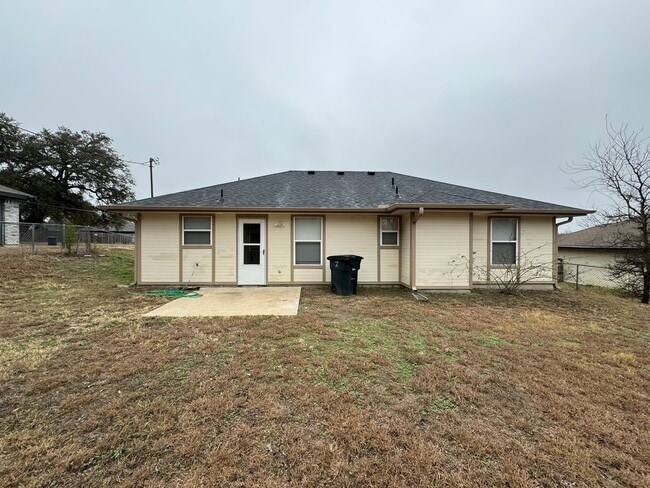 Building Photo - Newly Remodeled House