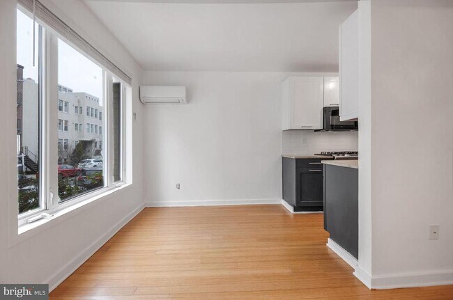 Building Photo - 2639 15th St NW