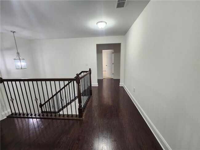 Building Photo - 830 Grove Valley Dr