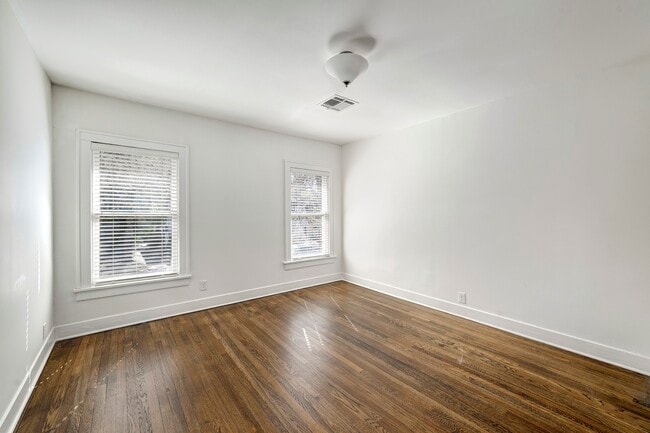 Building Photo - 3008 Amherst St