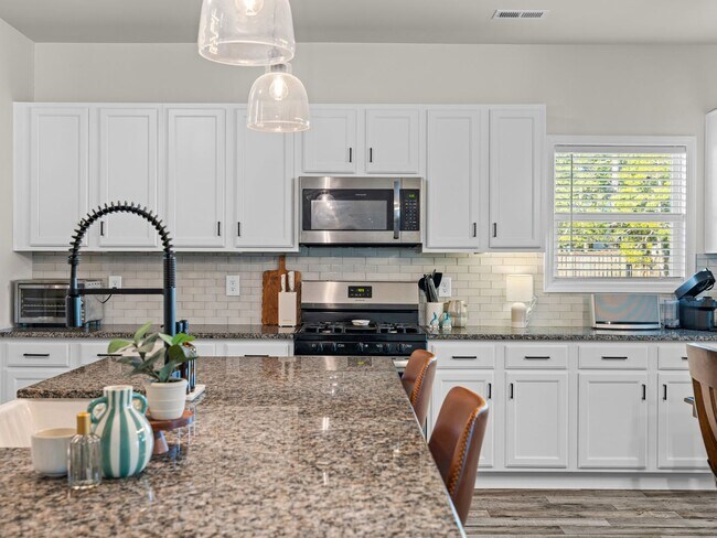 Building Photo - Mimosa Bay Beauty