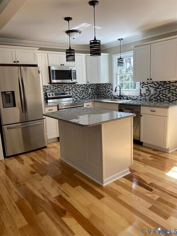 Building Photo - 746 St John Saint