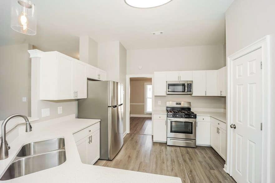 Building Photo - 110 Glenridge Dr