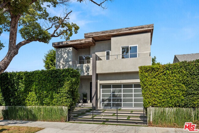 Building Photo - 6617 Lindenhurst Ave