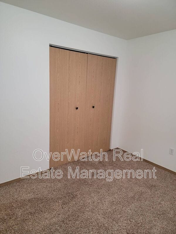 Building Photo - 3405 Oregon Dr