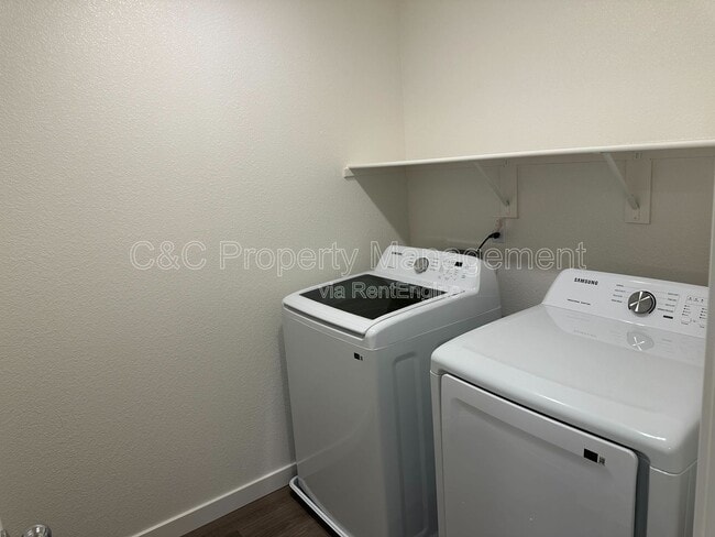 Building Photo - 1805 Lucky Star Pl