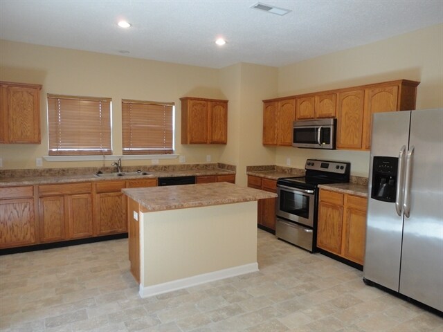 Building Photo - 14182 Moonlight Path