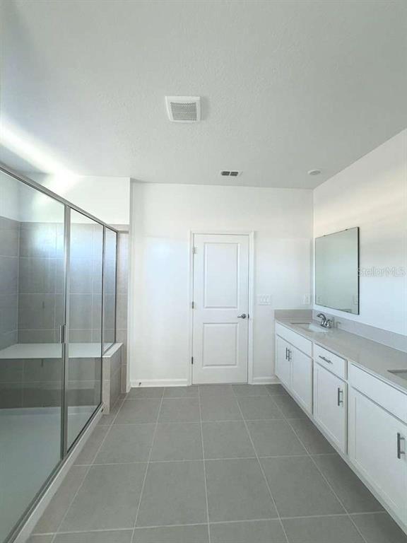 Building Photo - 5664 Lemon Grass St