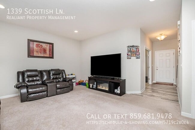 Building Photo - 1339 Scottish Ln