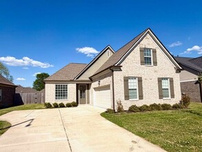 Building Photo - Now Leasing a 4-bedroom 2.5 bath home in Walls, MS @ Mallard Park