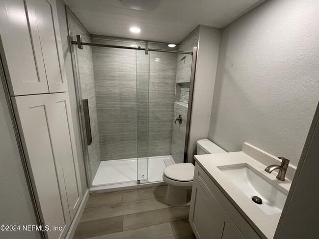 Building Photo - 600 Domenico Cir