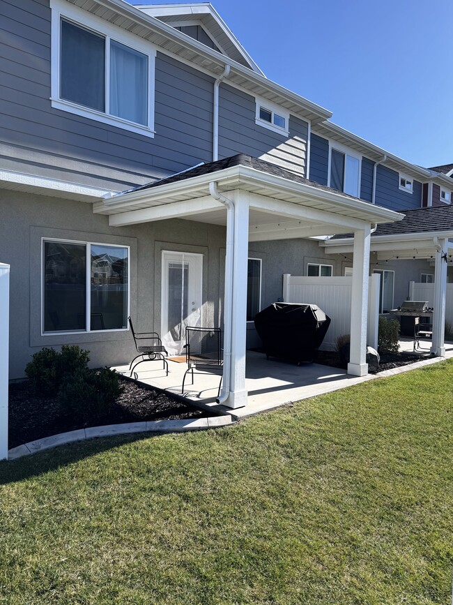 Back Patio w/ Grill and Firepit - 3391 S Erin Ave