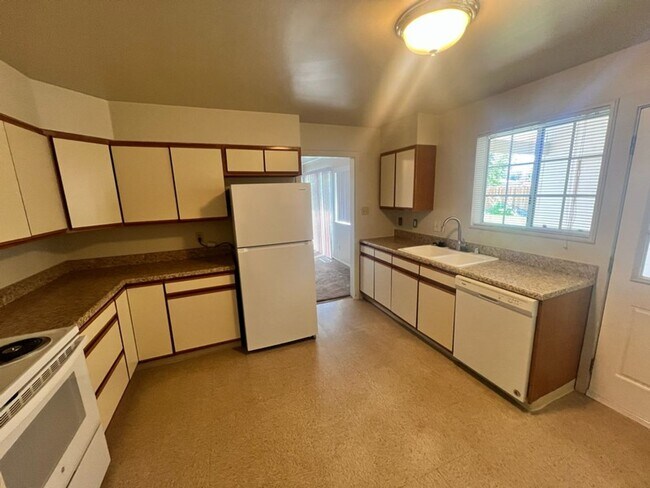 Building Photo - 13625 Mt Olympus St