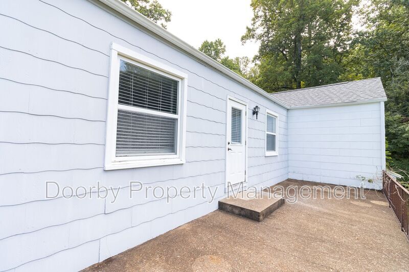 Building Photo - 5880 Dayton Blvd