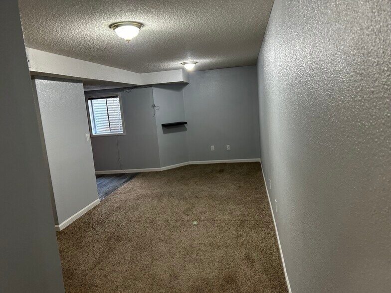 Building Photo - 309 N Cherokee Dr